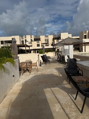 Outdoor dining - Brand New 2BR Condo I 10 Min from Tulum's Beach (Tulum)