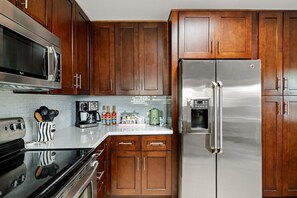 Private kitchen - Palm Ritual Bachelorette, 5 min to Old Town, Karaoke + Glam Stations (Scottsdale)