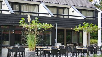 Buiten dineren