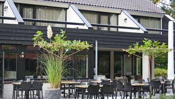 Buiten dineren