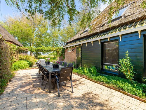Schönes  Ferienhaus für 10 Gäste mit  W-LAN, TV und Terrasse