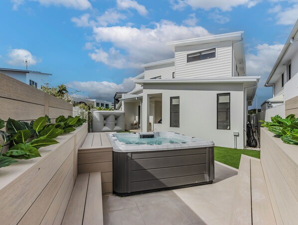 Terrace/patio - Black Wattle Beach House (Casuarina)