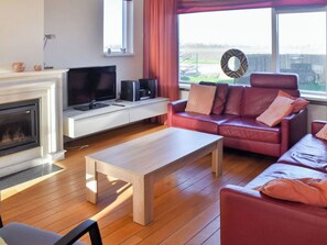 Living area - Beautiful private villa for 8 people with WIFI, TV and panoramic view (Flushing)