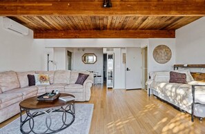 TV - Panoramic Ocean View Retreat - Family Friendly (La Mesa)