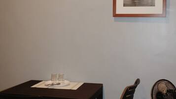 Comfort Double Room, 1 Double Bed, Private Bathroom | Dining