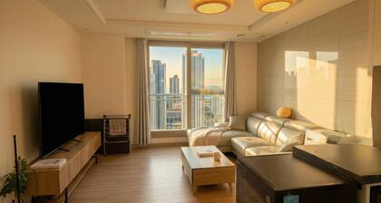 Songdo Home21 | 2BR 60m2 | 2min â Hyundai Outlet | Free Parking