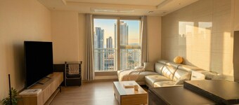 Songdo Home21 | 2BR 60m2 | 2min → Hyundai Outlet | Free Parking