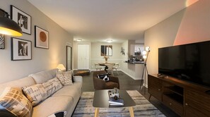 Living area - Waterside - Unit 24 Reston (reston)