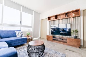 TV - ¡De Lujo con GYM y Alberca! 2 rec / 6 personas (Monterrey)