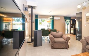 TV - Stunning home in Arles (Arles)