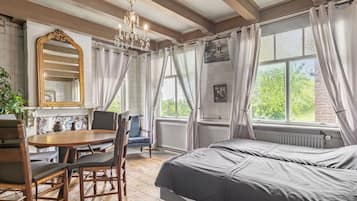 7 habitaciones, cuna de viaje, wifi gratis y ropa de cama