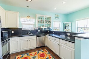 Fridge, microwave, oven, stovetop - Ocean View l Cozy Interior l Pet-Friendly (Surfside Beach)