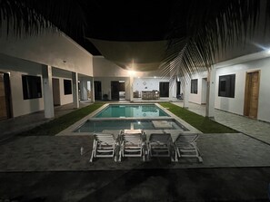 Outdoor pool - Spacious 4-bedroom house in beautiful Sonsonate with AC (Sonsonate)