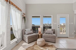 Smart TV, video games - NEW! Serene Coastal Escape with Gulf Views (Galveston)