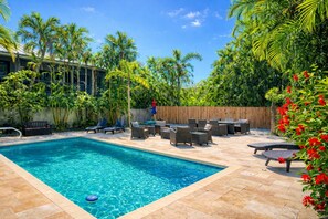 Pool - Luxury Lido Key Getaway with heated saltwater pool on St Armand's Circle (Sarasota)