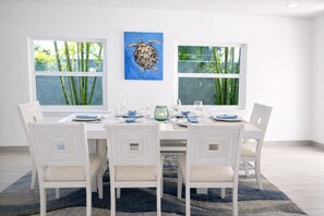 Dining - Luxury Lido Key Getaway with heated saltwater pool on St Armand's Circle (Sarasota)