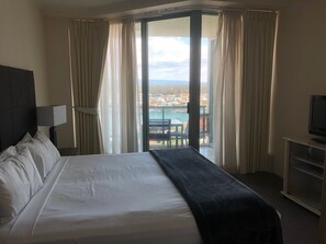 Apartment, Balcony - Sun City - Private Apartments (Surfers Paradise)