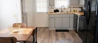 Second Home Apartment, Close to Everything