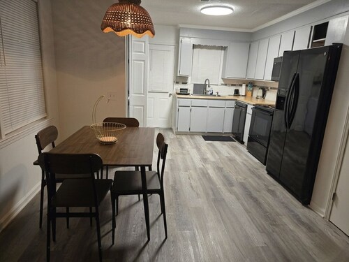 Second Home Apartment, Close to Everything