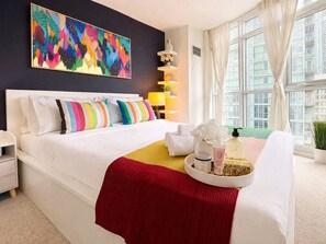 Deluxe Suite, City View - Bay Front Suites (Toronto)