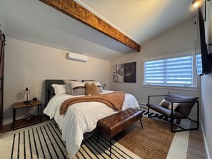 Room - Bamboo Retreat - Elegant Mountain, Hot Tub & Fire Pit (East Stroudsburg)