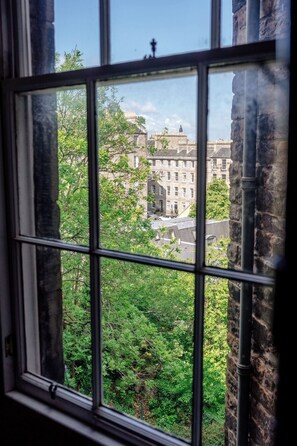 Interior - Central Georgian flat - perfect festival base! (Edinburgh)