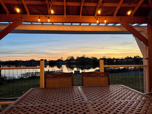 Lakefront Escape Near Gorge Amphitheater
