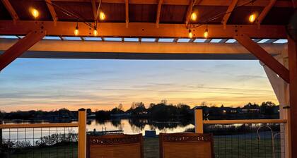 Lakefront Escape Near Gorge Amphitheater