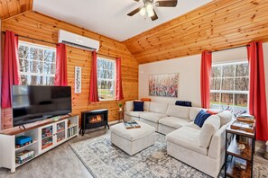 Living area - GlampingDome + Ponds Cabin retreat near Capacon State Park in Berkeley Spring WV (Berkeley Springs)