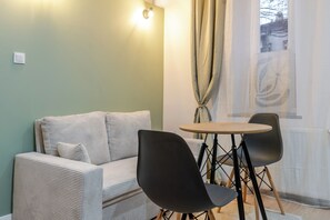 Living area - Krzywa Homely Apartment (Katowice)