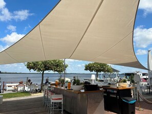 Bar (in der Unterkunft)