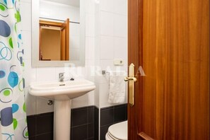 Towels - La Nogalera B4 - chalet with sea views in Ribadesella, Northern Spain (Ribadesella)