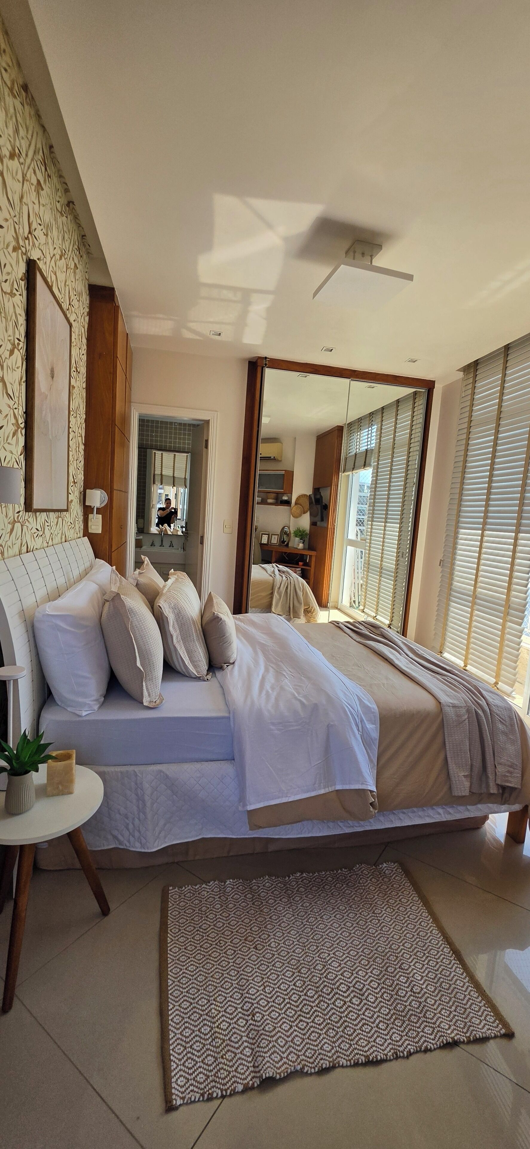 2 habitaciones, escritorio, tabla de planchar con plancha y wifi gratis 