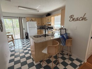 Private kitchen - Shell Yeah . Gulf Coast Retreat . Walk to Beach . 2 Bed Duplex (Gulf Shores)