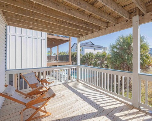 Shell Yeah . Gulf Coast Retreat . Walk to Beach . 2 Bed Duplex
