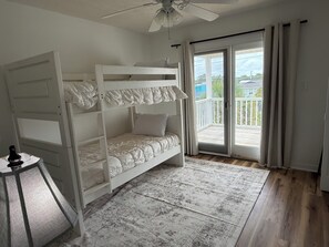 2 bedrooms, WiFi, bed sheets - Shell Yeah . Gulf Coast Retreat . Walk to Beach . 2 Bed Duplex (Gulf Shores)