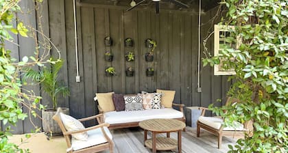 Private Peaceful Studio Guest House by the Intracoastal Waterway