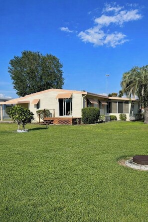 Exterior - Lakefront Retreat • Patio + Grill • Pet Friendly (Leesburg)