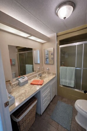 Bathroom - Lakefront Retreat • Patio + Grill • Pet Friendly (Leesburg)