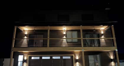 Peaceful 2-bedroom apartment with AC in charming Sugar City