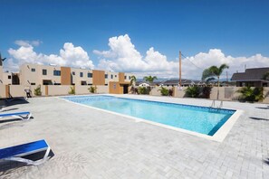 Pool - Sunny Retreat Oak Estates (Portmore)