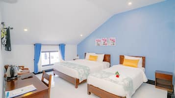 Habitación Deluxe con 2 camas individuales, balcón, vistas a la ciudad