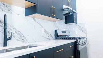 House, 4 Bedrooms, Patio | Interior