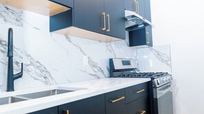 Hus - 4 sovrum - uteplats | Interiör