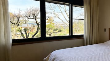 Classic Twin Room, Courtyard View | Blackout drapes, free WiFi