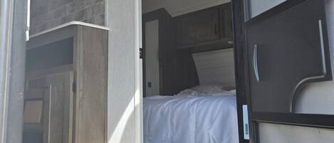 1 bedroom, Internet