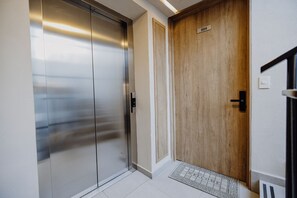 Interior - Roma Norte 2BR with Panoramic Rooftop and Security (Ciudad de México)