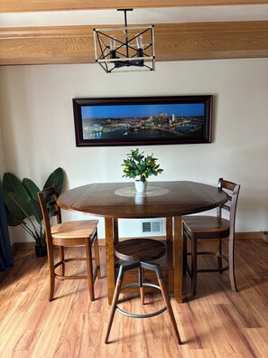 Dining - 2-bedroom duplex in Mt. Washington on quiet family street near Grandview Ave. (Pittsburgh)