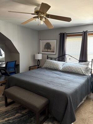 Room - 2-bedroom duplex in Mt. Washington on quiet family street near Grandview Ave. (Pittsburgh)