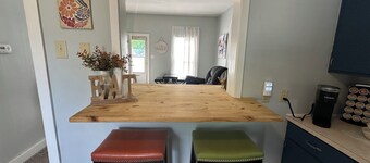 Clean 2 bedroom bungalow with comfortable furniture and a gaming table!